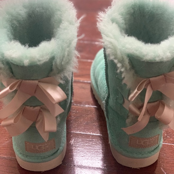 Authentic kids UGG Bailey Bow size 1. Aqua Blue. - Picture 2 of 5